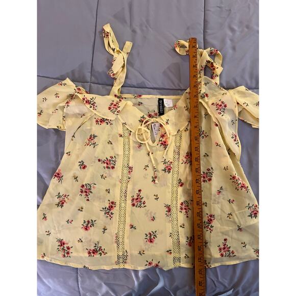 H&M divided tie up cold‎ shoulder yellow floral blouse NWT size 4 - Picture 2 of 6